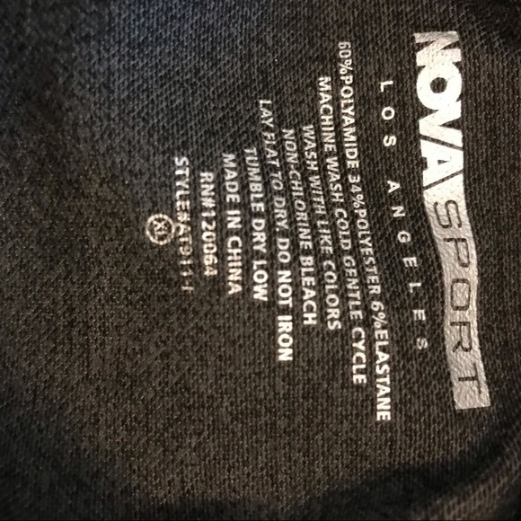 Fashion nova sports women’s top XL long sleeves with a zipper - Picture 9 of 10